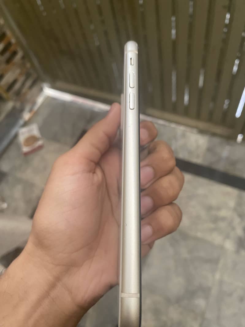 Apple iPhone 11 5