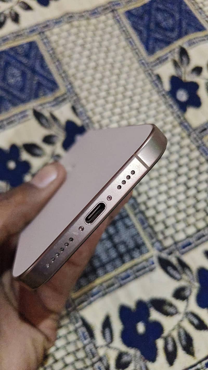 Apple iPhone 16 Pro Max 1