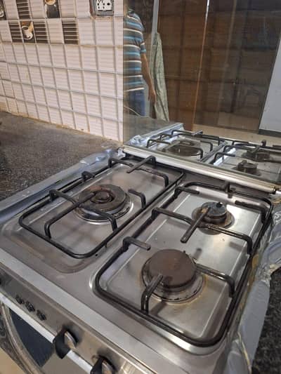 cooking range  + oven