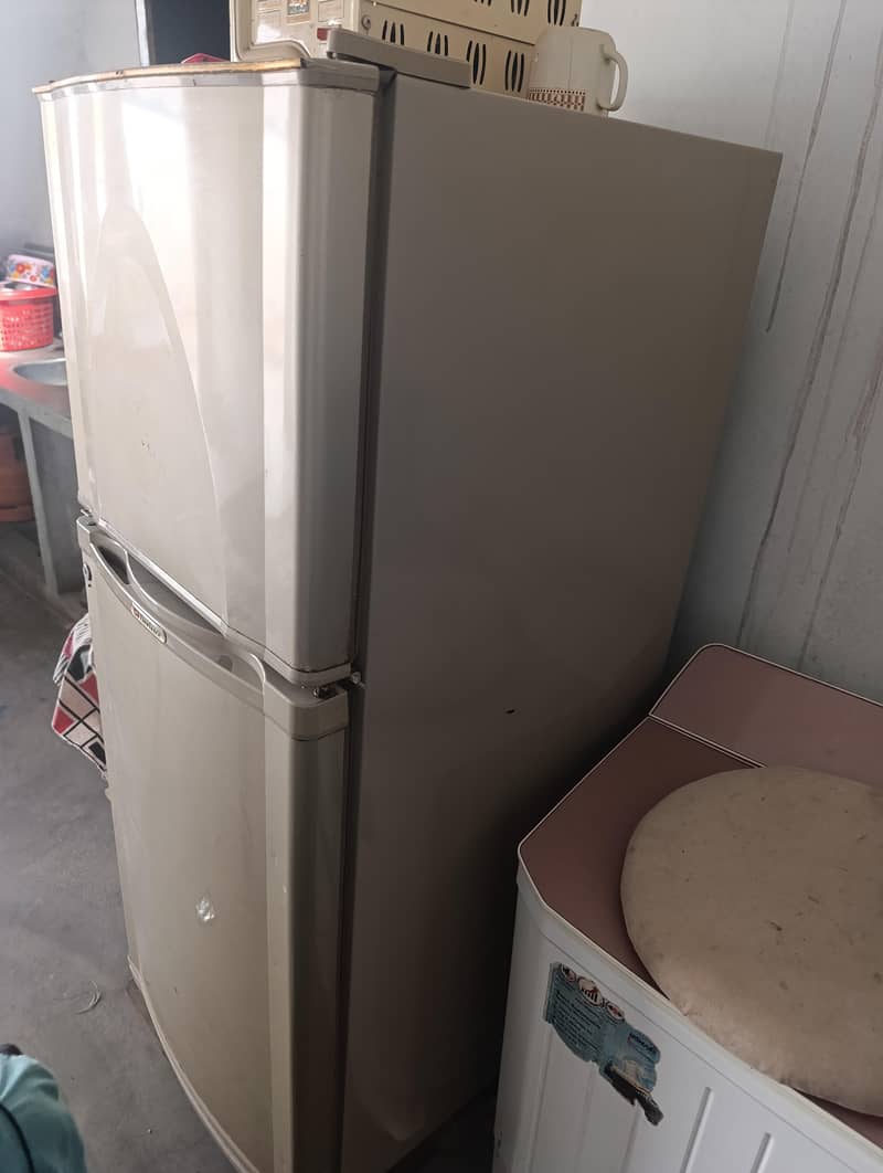 Dawlance medium size 1