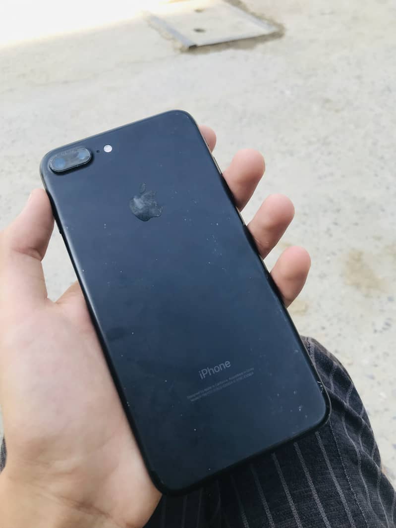 Apple iPhone 7 Plus 3