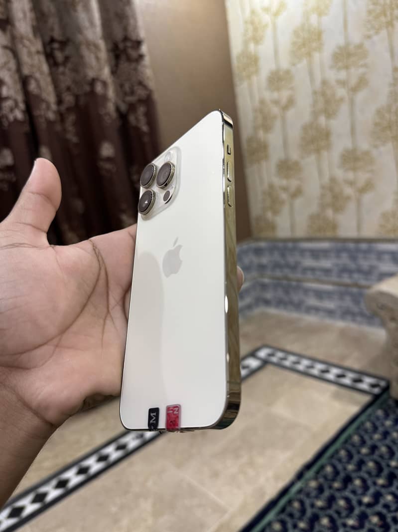 iPhone 14 Pro Max 1