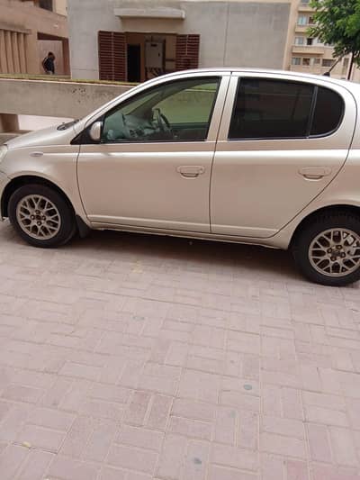 Toyota Vitz 2004