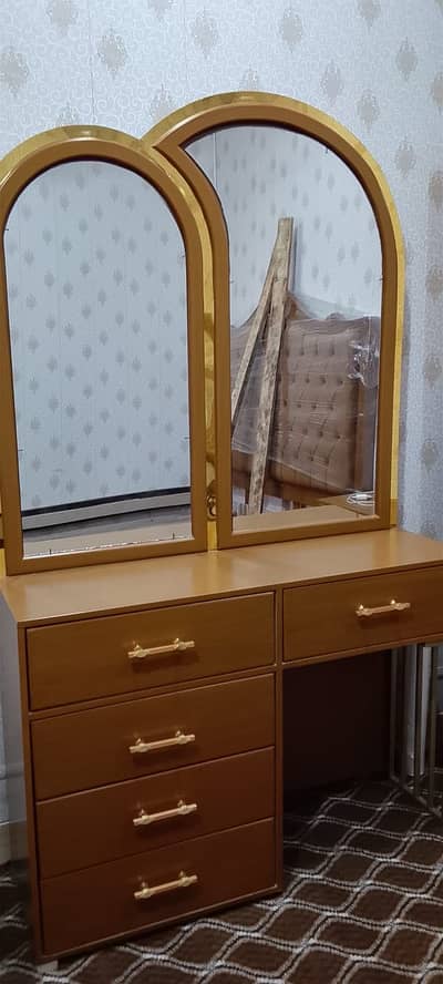 Dressing table for sale