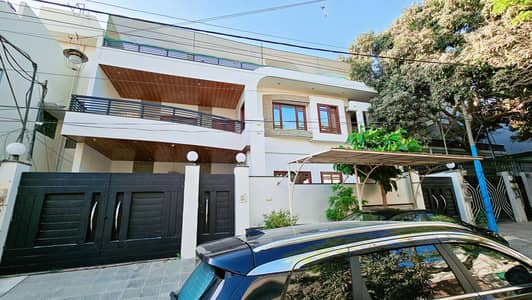 400 yds Society Villa, 2 Unit - G+1 6 bedrooms 10KW solar Net-metering