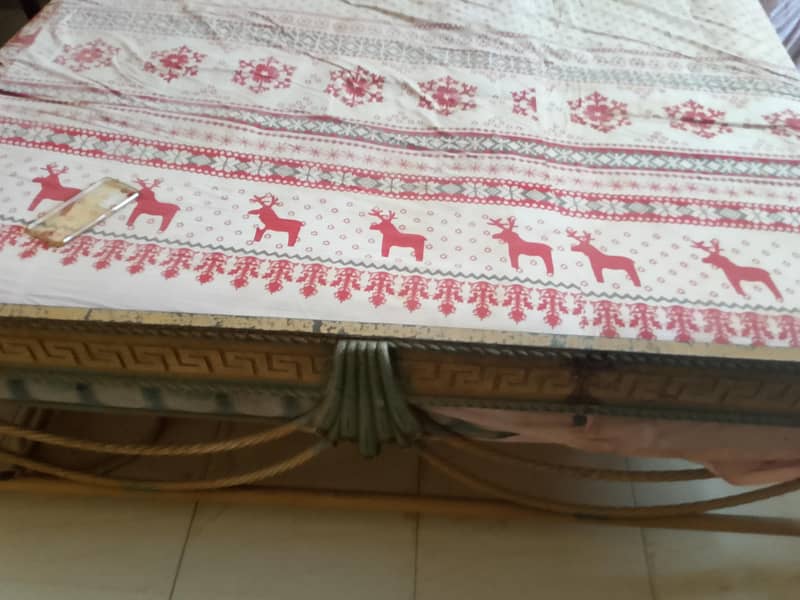 Full Iron bed 0
