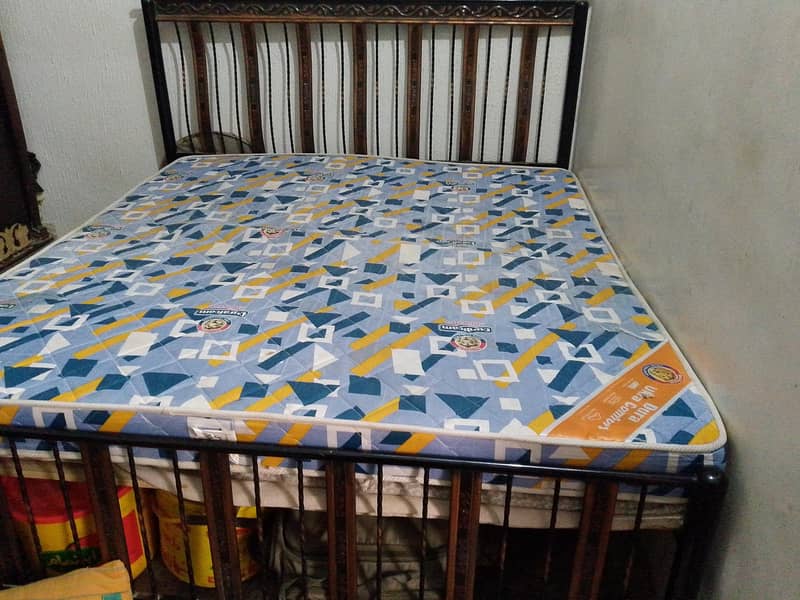 metal bed 2