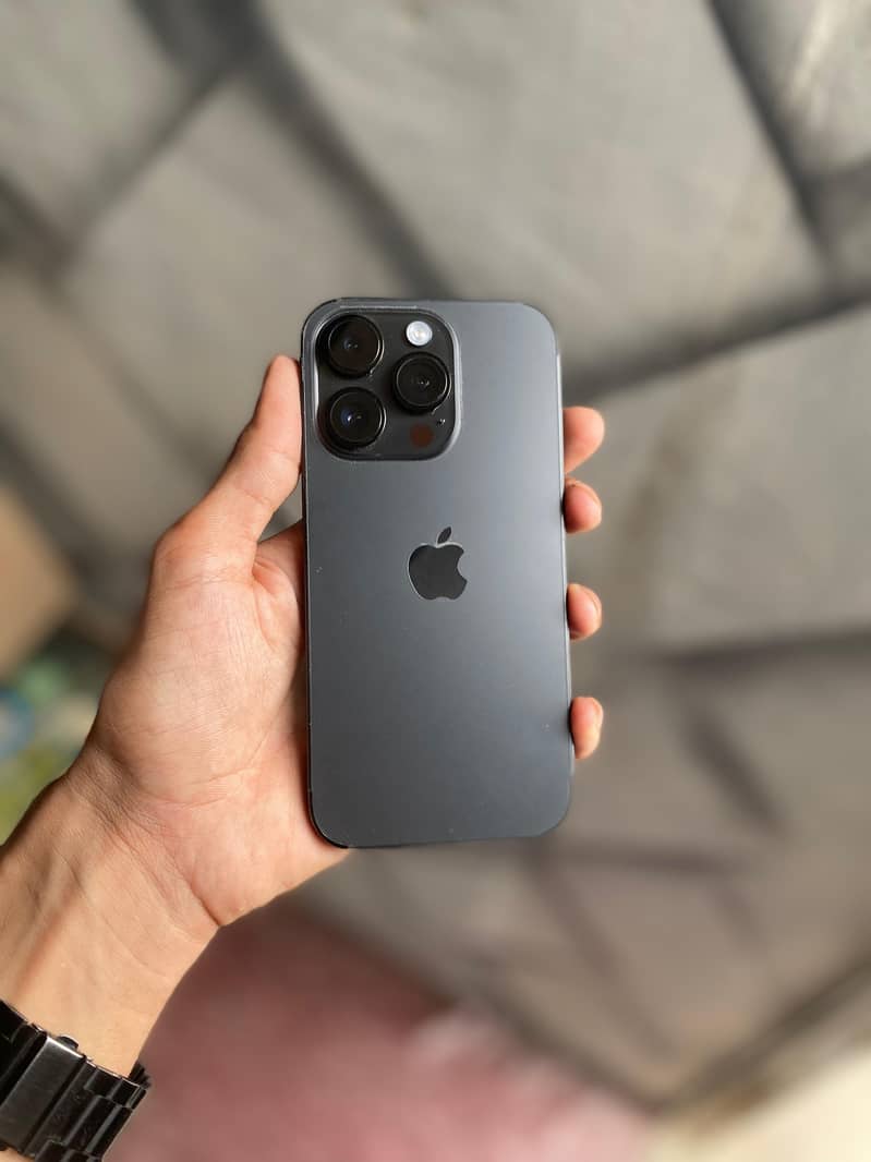 Apple iPhone 14 Pro 1