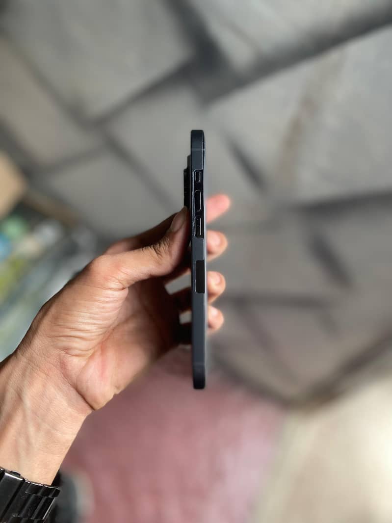 Apple iPhone 14 Pro 2