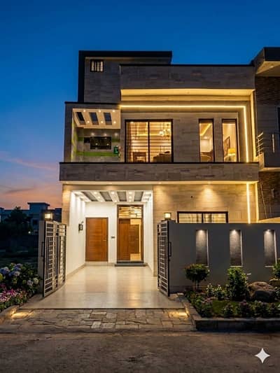 5 Marla Luxury House Prime Location In Lake City M7B | Near Park | Modern Family Home
