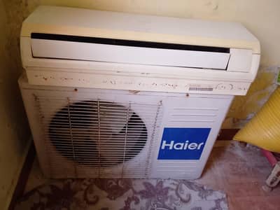 Hair ac 1 ton available for sale with excellent condition urgent sale