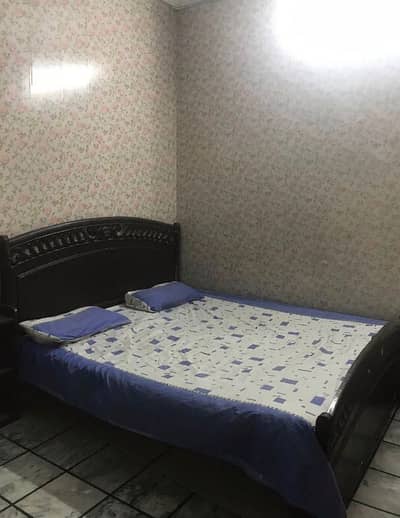Queen size bed for sale (without mattress)