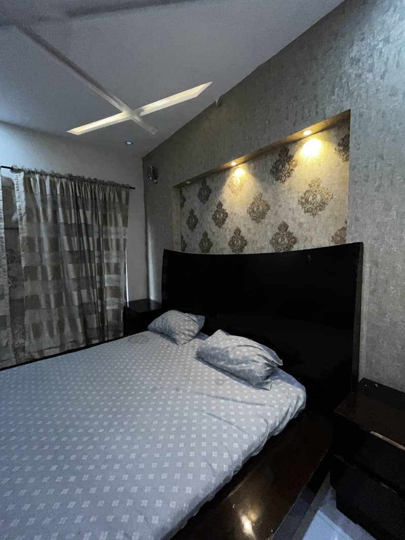 King size bed 1