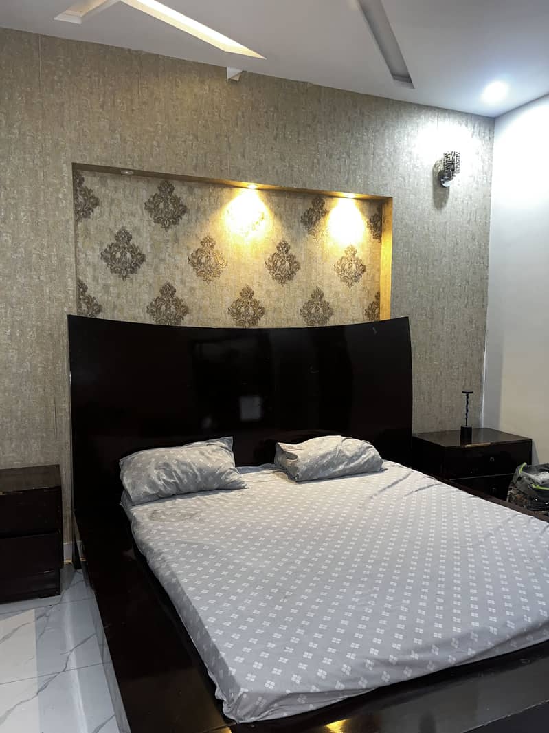 King size bed 2