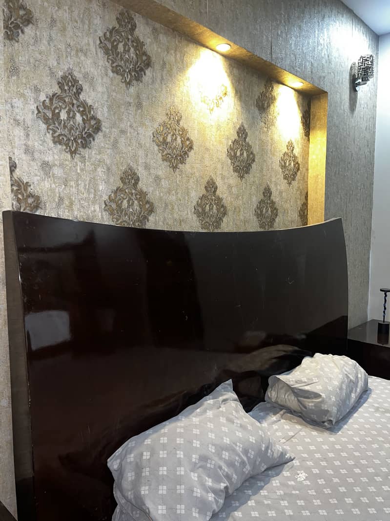 King size bed 3