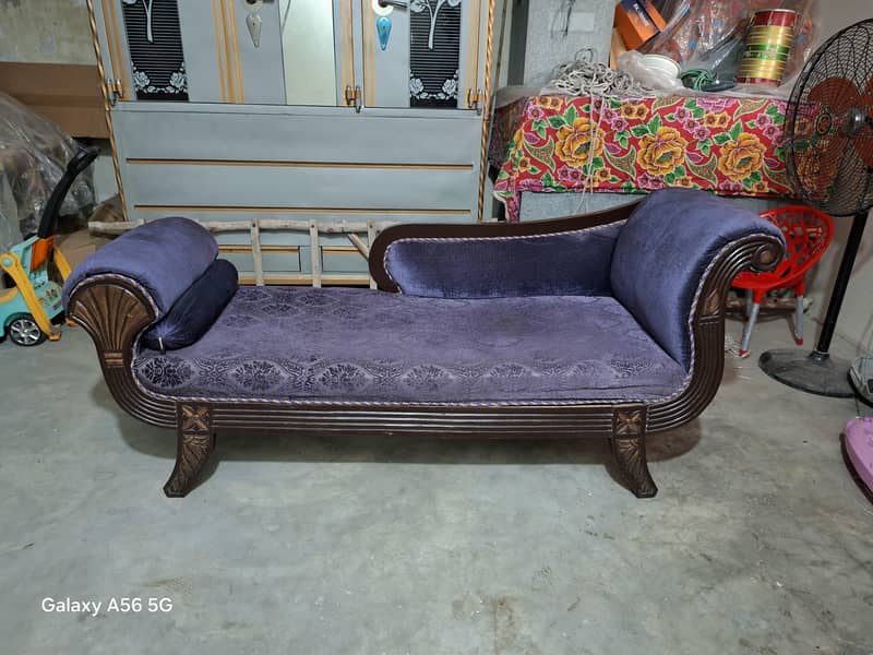 Dewan sofa 0