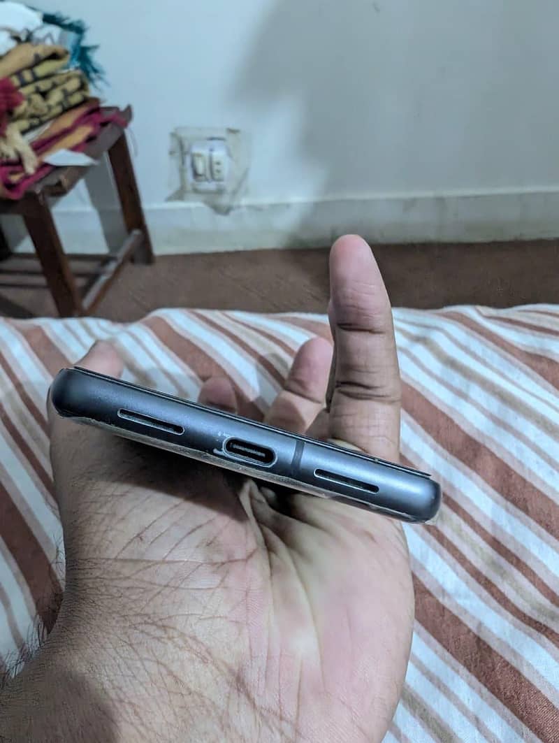 Google Pixel 7 4