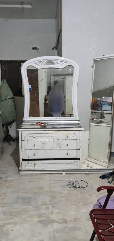 dressing table