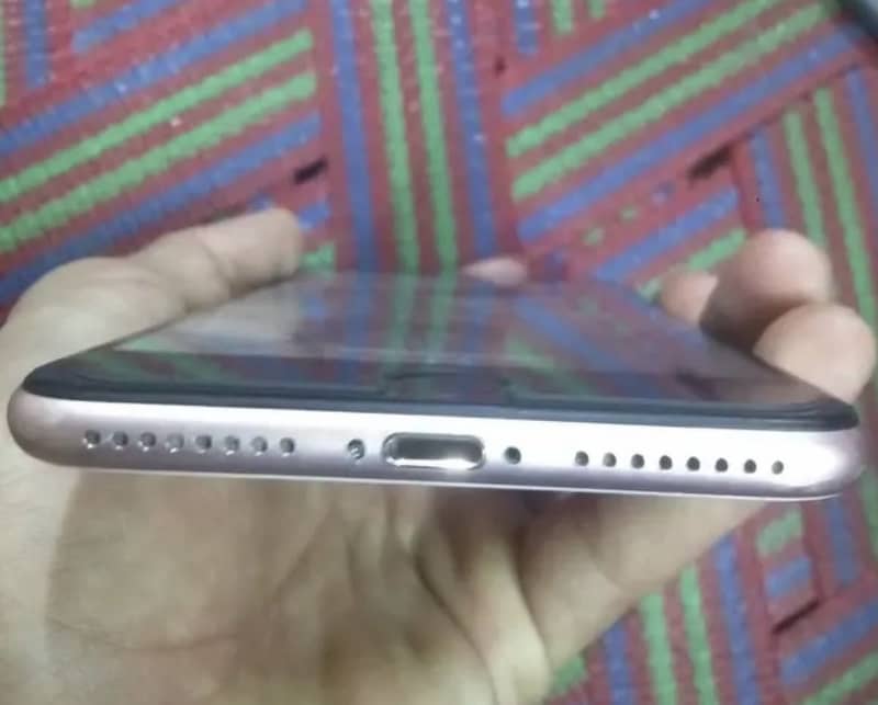Apple iPhone 7 Plus 3