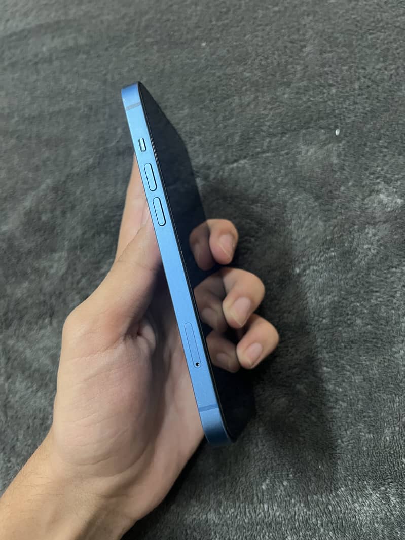 IPhone 13 3