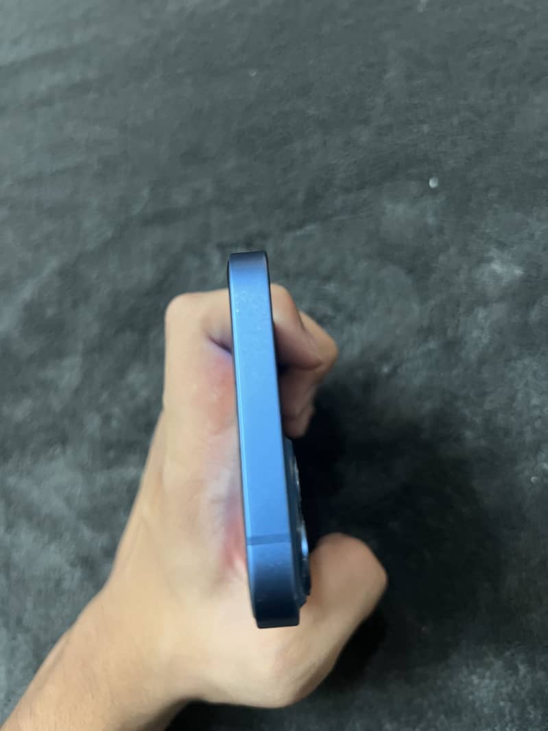 IPhone 13 5