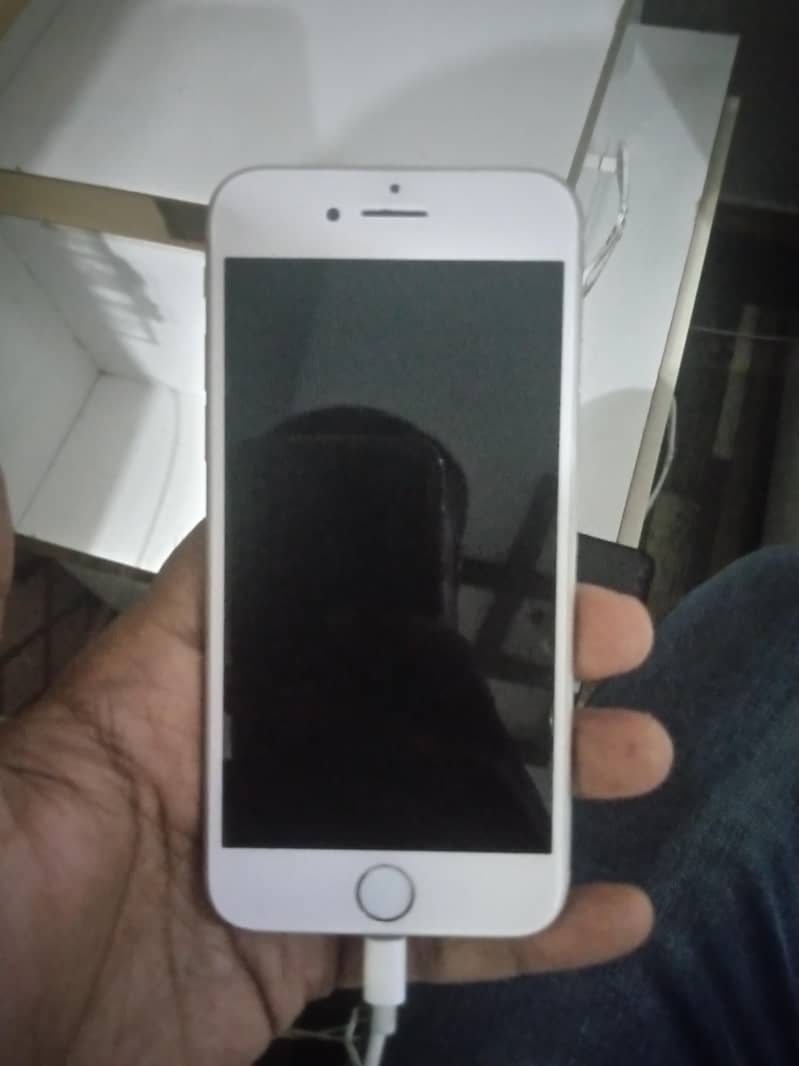 Apple iPhone 8 1