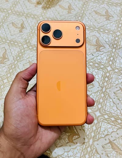 iPhone 17 Pro Max JV
