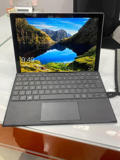 Microsoft Surface Pro 5 - Core i5 7th Gen - 8GB RAM - 256GB SSD