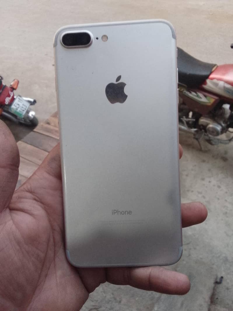Apple iPhone 7 Plus 2