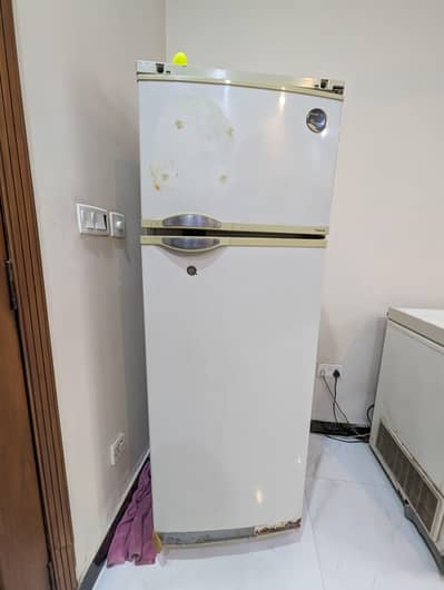 Phillips Fridge with Freezer