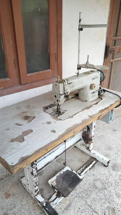 Knitting machine