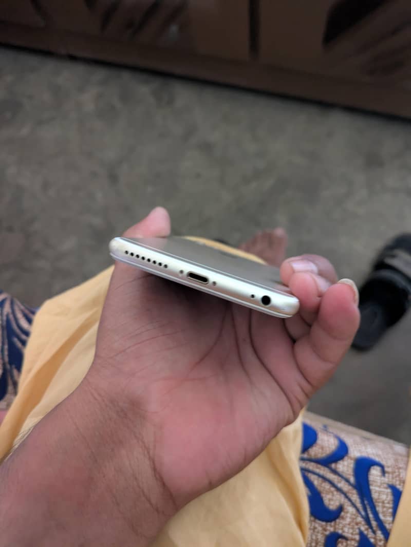Apple iPhone 6 Plus 7