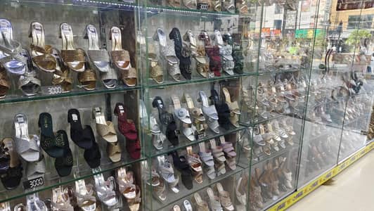 shoes stock boy