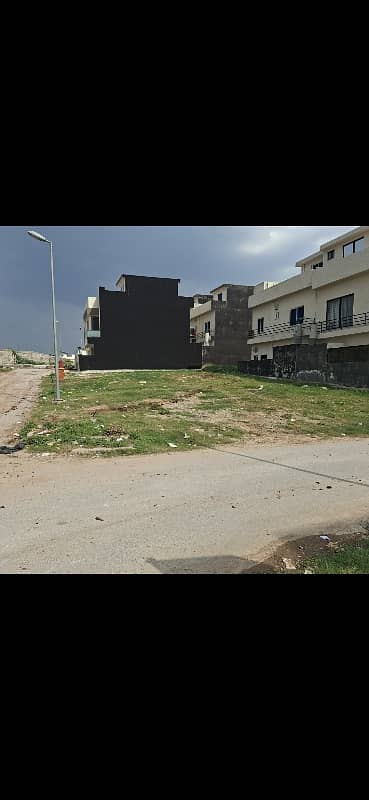 Ali Block 5 Marla corner plot Available for sale.