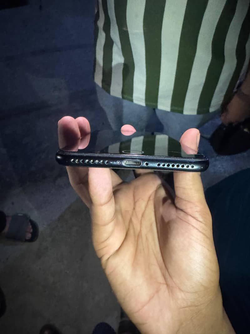 Apple iPhone 7 Plus 1