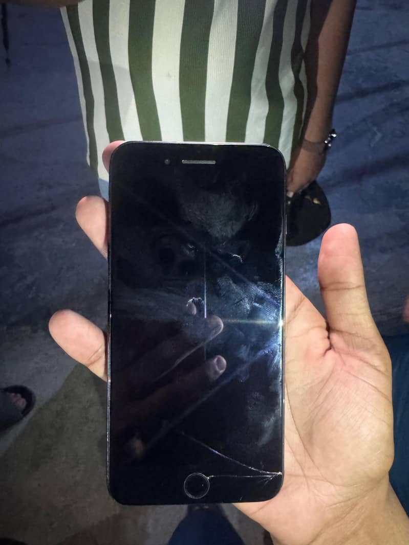 Apple iPhone 7 Plus 3