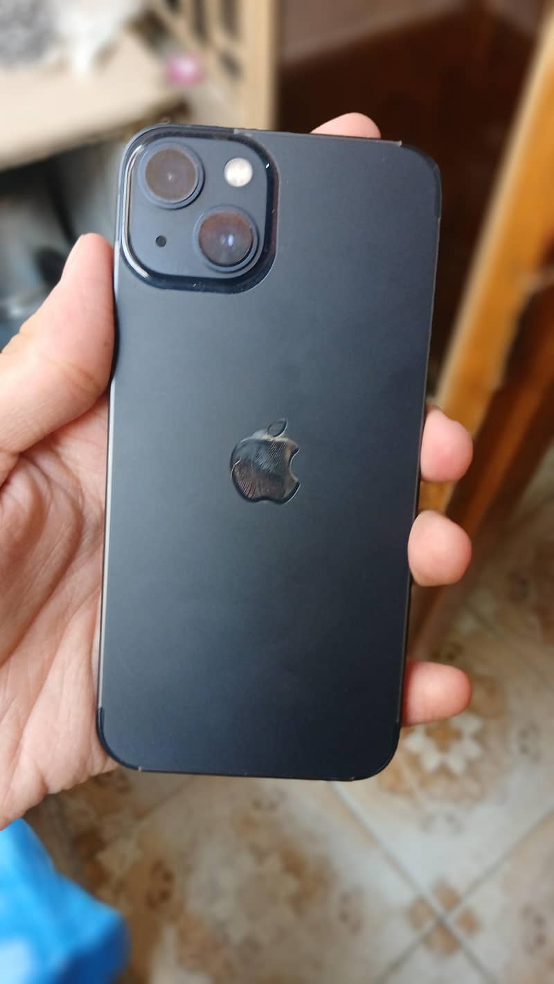 Apple iPhone 13 5