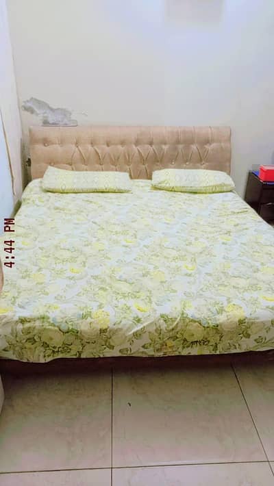queen bed