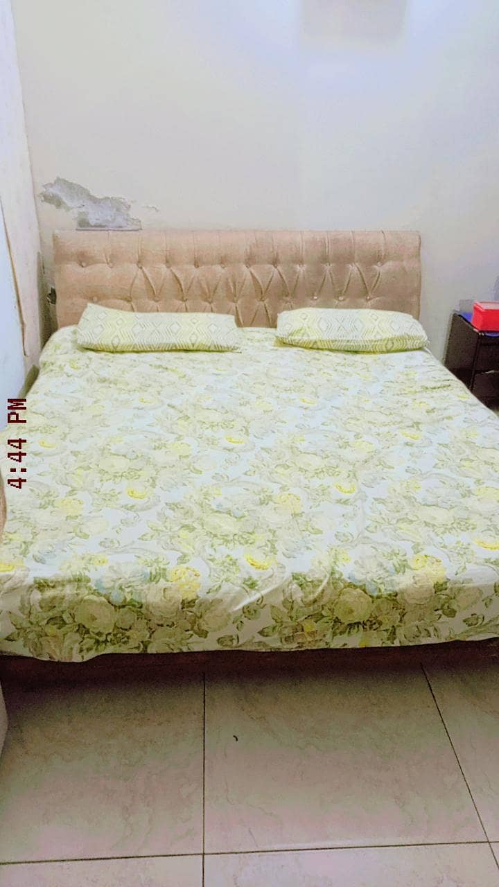 queen bed 3