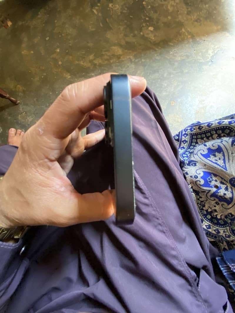 Apple iPhone 14 4