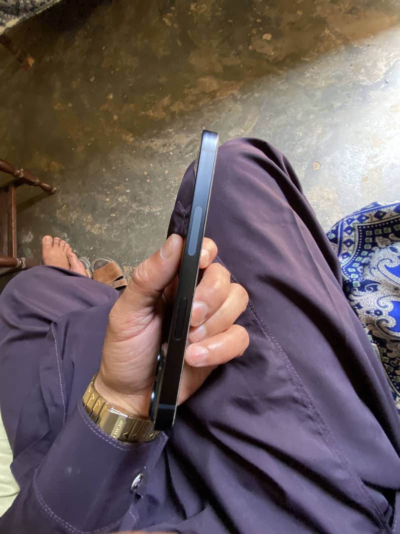 Apple iPhone 14 5