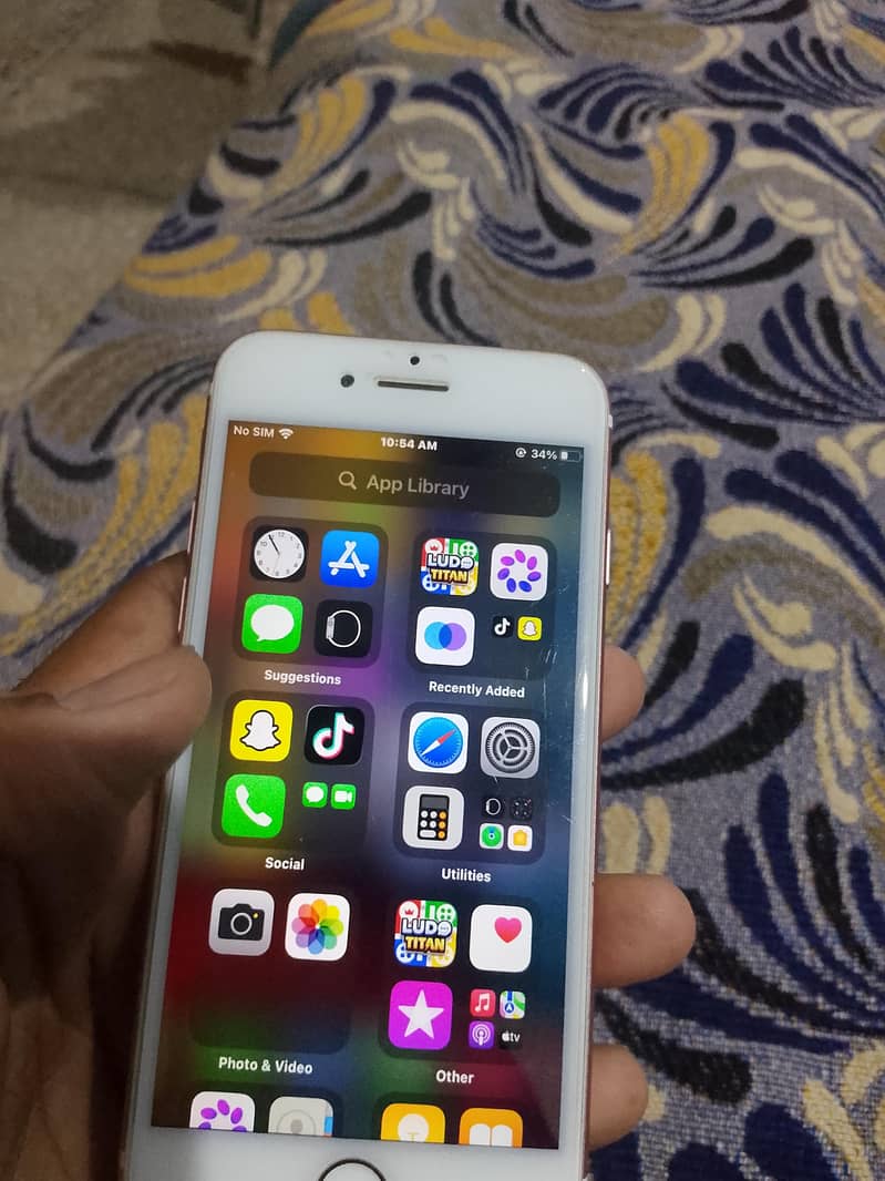 Apple iPhone 7 2
