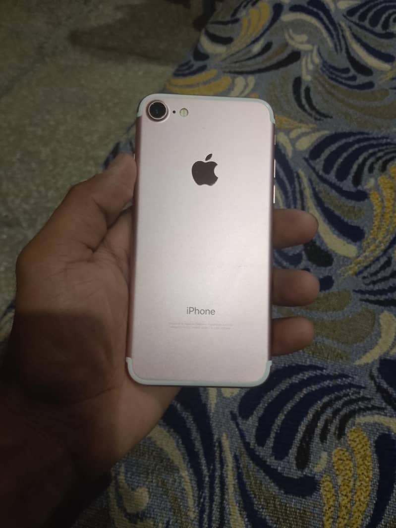 Apple iPhone 7 3