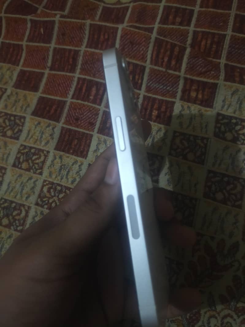 Apple iPhone 13 3