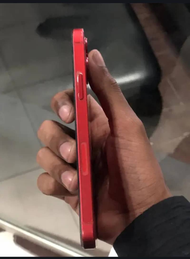 Apple iPhone 12 4