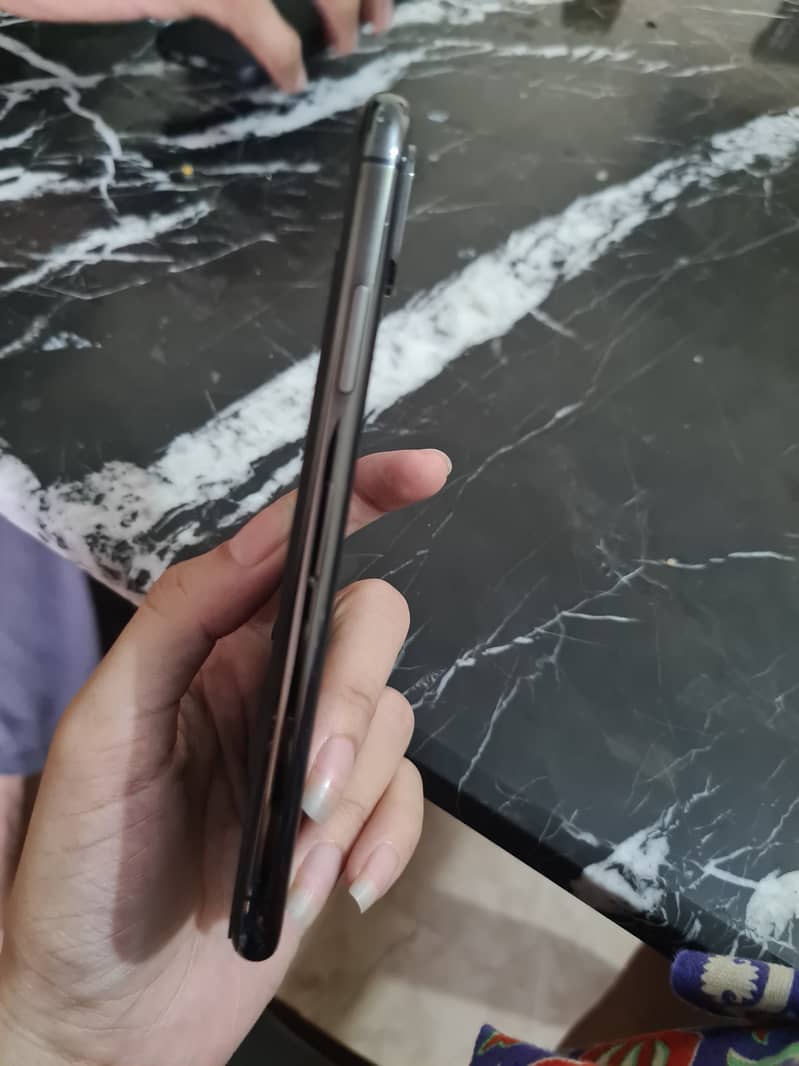 Iphone Xs 4