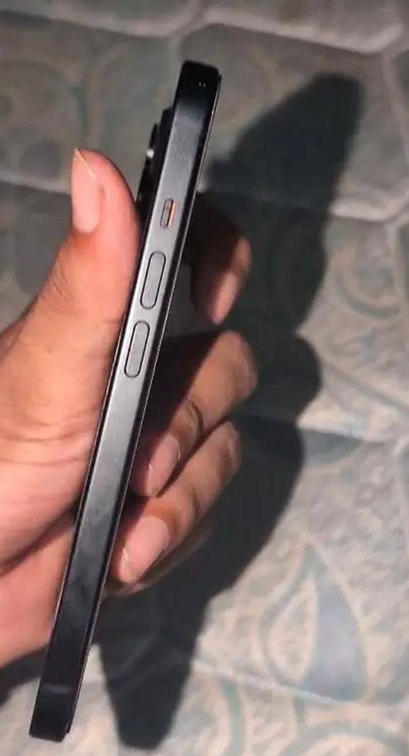 Apple iPhone 15 2