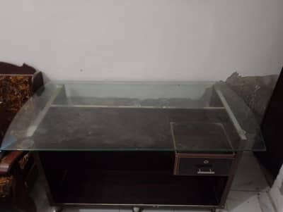 office Table for sale basi thori si dust ayei hui ha wo saf ho jye gu