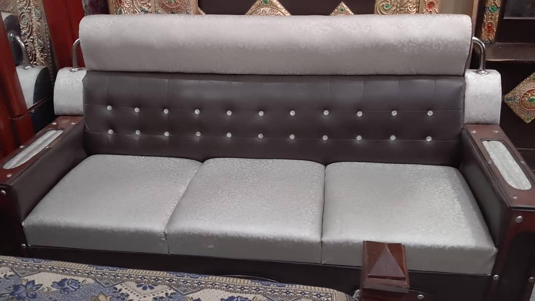 sofa sat 3