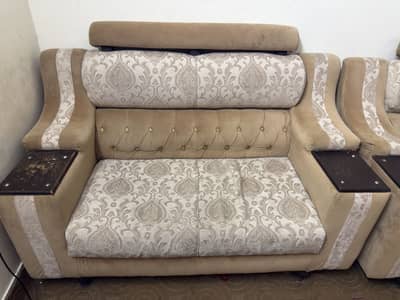 10 Seats Sofa(Neat Condition)
